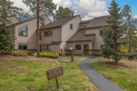 Bright, spacious, & extra clean condo in heart of a perfect CO setting!