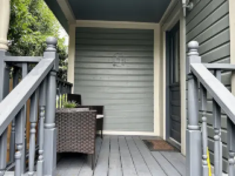 Beautiful 3 bedroom apt Historic Ocala 1891