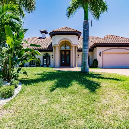 LUXURY HOUSE BY THE CANAL , Pets welcome 😀🐕.