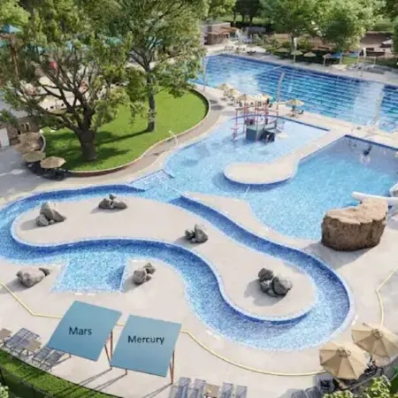 Luxury Dream Cottage - Hot Tub, 3 blocks from Pearl Street, and 5 outdoor patios