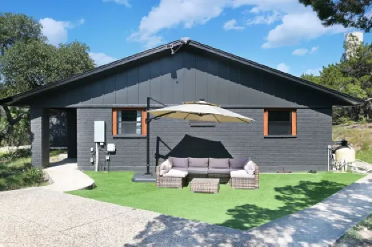 Stunning Remodeled Vacation Home in Leon Springs, San Antonio