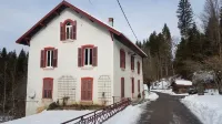 L'ETERLOU in a charming property in the heart of the Source-Bleue area