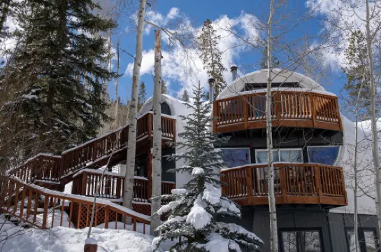 THE ICONIC Vail Ski Dome with Amazing Views, New remodel. Free Parking at Vail