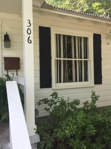 Charming Cottage in the Heart of the Historic District. Wonderful Getaway