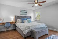 Quiet Oceanside Getaway excellent for families with children- Palm Harbor, FL