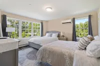 Spacious 4 bedroom luxury Condo Hotels near Wilbur's Of Maine Chocolate Confections