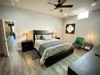 Eliot’s Ness’t: Modern Loft Downtown Hot Springs for 6! فنادق في 
