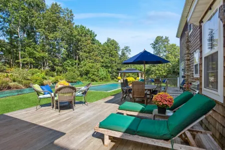 Hamptons Summer Rental - secluded pool + 5 minutes to beach