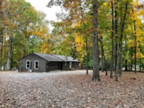 License To Chill - Lakefront/Screened in Porch