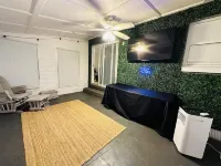 The Centralized Haven 3 bedroom home restaurants, attractions & fun minutes away