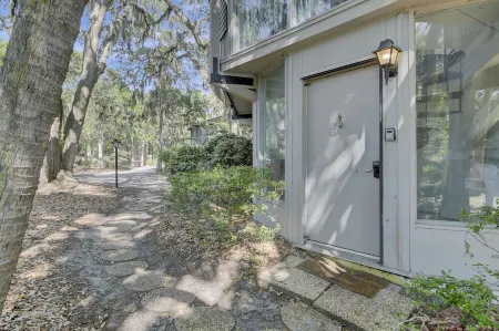 Treehouse Close to Beach, Golf Course/Lagoon View