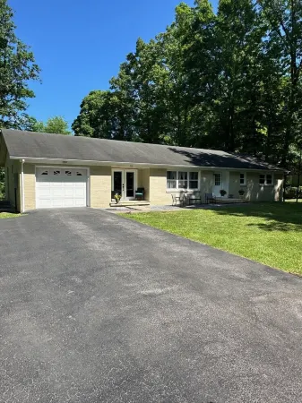 The Park House Sleeps 9 Comfortably. Come Visit the Nrgnp in Wild, Wonderful WV.