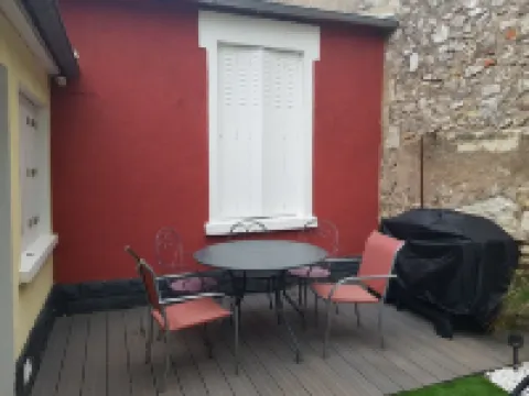 Cosy town house with bicycles available