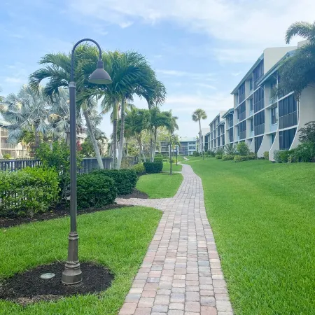 Loggerhead Cay 482 -All New! Beautiful Condo Quick Walk To Beach