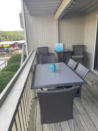 Pelican Bay - 2B/2B, 28' Slip, by Margaritaville! Отели в г. Осейдж Тауншип