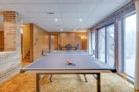 Huge 3 Story House Minutes From The Lake!