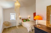 Village house 17th with swimming pool, Luberon Provence TARIFS CASSES SEPT. OCT.