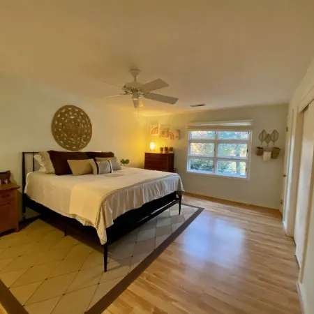 Lake Front Cottage w/Dock-Sleeps 10-1Story-Relax-Dog Friendly