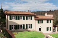 Luxury Tuscany Villa with Private Pool, 13 Sleeps. Lucca 10 km.