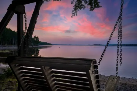 Lake front, hot tub, kayak, paddle board, Dogs, Mount Desert Island, Bar Harbor!