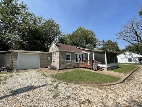 Pet Friendly Home by Lake Shawnee!