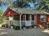 Cabin Like Setting on Secluded Wooded Property 5 Minutes from Caddo Lake