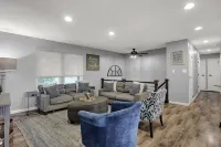 Dwntwn Westfield Family home close to GrandPark and local entertainment Hotel a Westfield