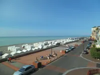Appartement LE Large Face MER et Plage Avec Balcon