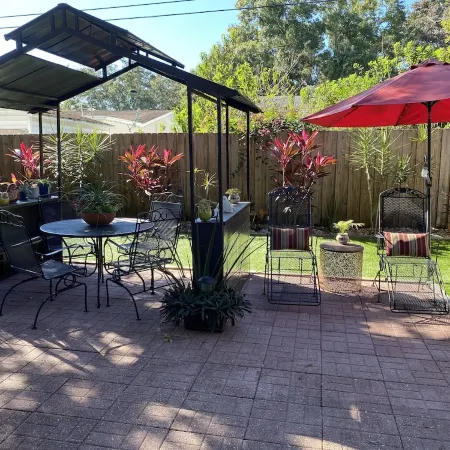 Home away from Home! Close to Beaches and Shops.