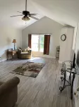 Beautiful Parkside 5 Bedroom Cottage in Midland, Fenced Front Yard, Access Ramp