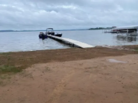 Cozy updated one bedroom cottage on shawano lake