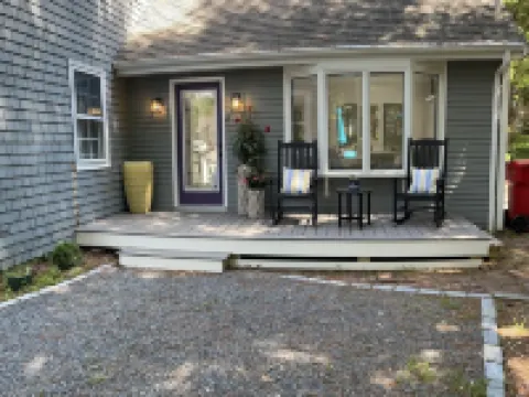 Relaxing family New Seabury home on cul-de-sac steps from Pond & Golf Course Hotels in Mashpee