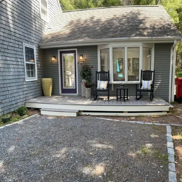 Relaxing family New Seabury home on cul-de-sac steps from Pond & Golf Course