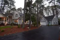 Quiet coastal retreat, minutes from Ocean City, MD, full kitchen.