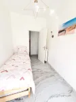 Quiet accommodation (parking, wifi, garden)