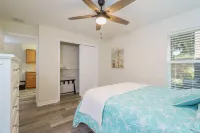 Tranquil beach cottage in historic American Beach! 5 min walk to the beach!