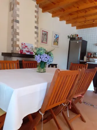 BEAUTIFUL COTTAGE WITH FULLY ENCLOSED FARM 5 KM FROM PADRÓN