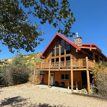 Luxury Cabin at Mirror Lake Retreat