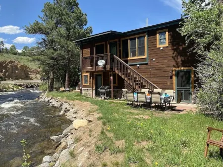 On The River, Hot Tub, Walk to Town #6002