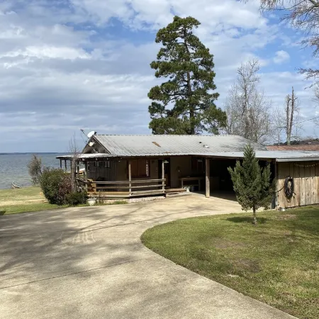 Private lakefront home with amazing views!