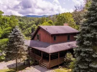 4-Bed/Bath Cabin: Hot Tub, Game Room, Pet-Friendly! Hotels in Seven Devils