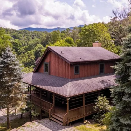 Cozy Cabin Close to Boone, Sugar Mountain, Banner Elk, Beech, and Blowing Rock