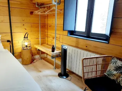 Hostal Erasmus by Gaiarooms