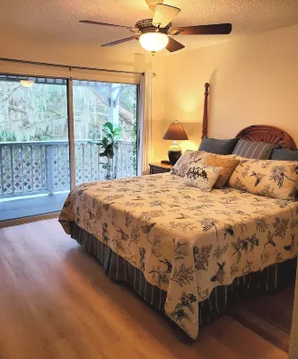 Ibis Cove-Waterfront townhome with community pool Hotels near Wallace Brooks Park