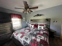 Fantastic "Black Bear Cabin" In Lynn Valley