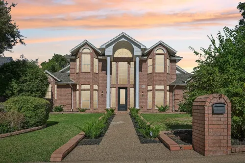 Luxurious, spacious, private- yet close to all of DFW's finest attractions.