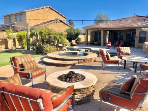 Beautiful private 4 bedroom resort (4th is a Den/Bed combo  Heated pool & spa