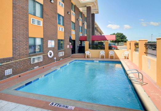 Quality Inn DFW Airport North