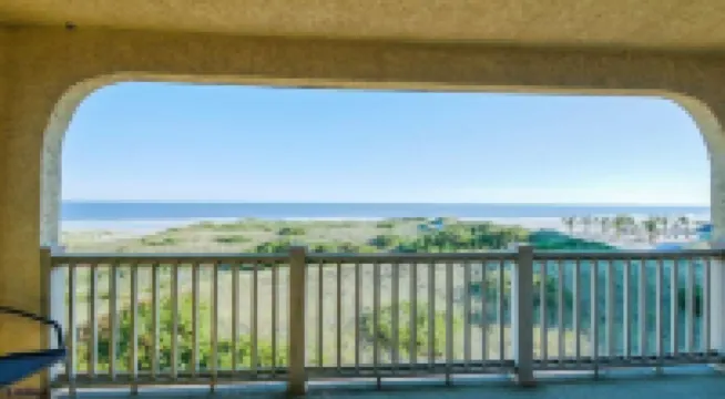 Oceanfront 4Br Townhouse-Great Location-New Kitchen- Available 6/27-6/30
