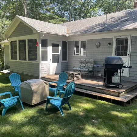 Moody Beach is only a 1/2 mi walk away! Located in a Quiet Neighborhood.